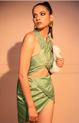 Bare back cross font ensemble